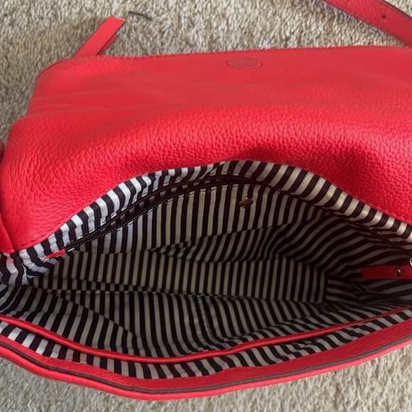 Strawberry red 🍓Kate Spade crossbody purse - Picture 2 of 4